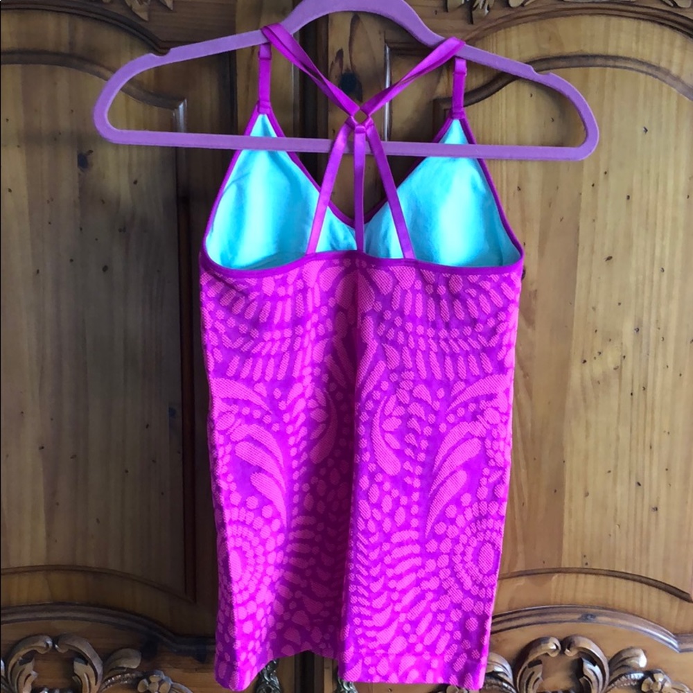 Pink patterned work out top! - Picture 2 of 3